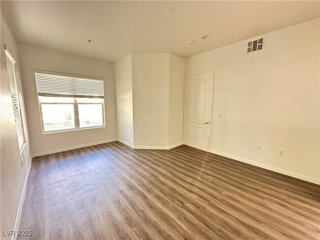 Building Photo - 56 E Serene Ave