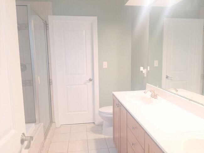 Building Photo - Beautiful 4 Bedroom Home in Chapel Hill
