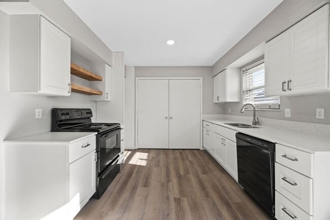 Building Photo - 2607 NE Walker St