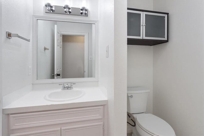 Building Photo - 109 White Sands Dr