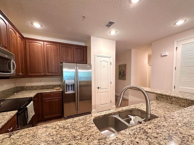 Building Photo - 45 Riverview Bend S