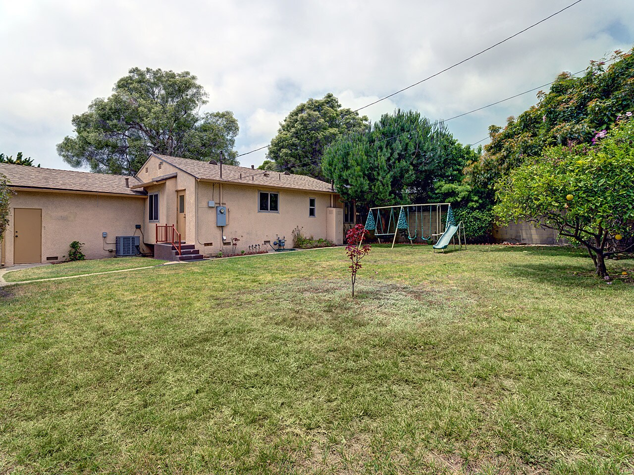 Building Photo - 8716 Bleriot Ave