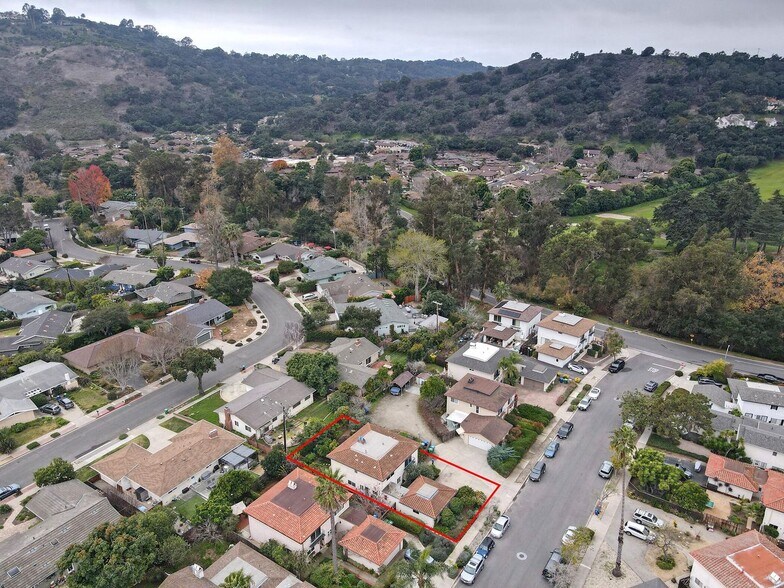 Building Photo - 3737 Portofino Way