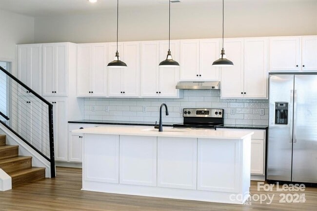 Building Photo - 2925 Commonwealth Ave