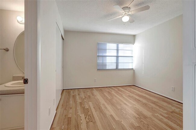 Building Photo - 14130 Rosemary Ln