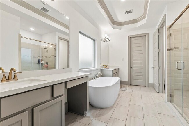 Building Photo - 712 Fall Rock Branch Dr