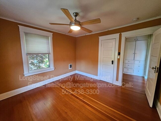 Building Photo - 1402 SE 30th Ave