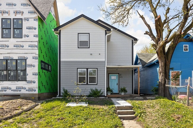 Building Photo - 305 Parkway Ave