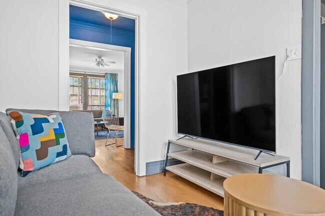 Building Photo - 3549 N Janssen Ave