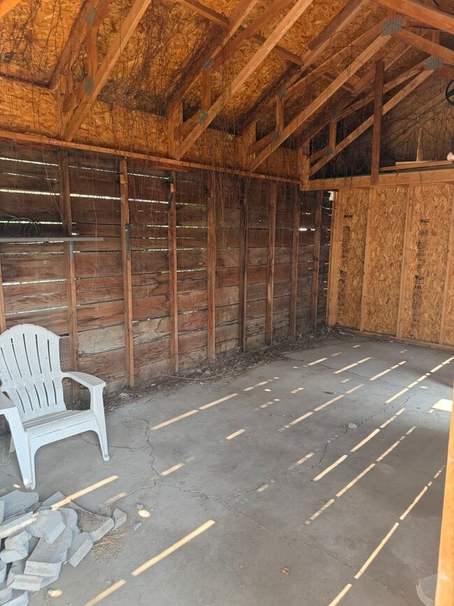 Building Photo - 724 Howard Ave