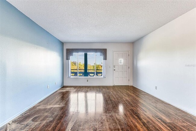 Building Photo - 2455 Finlandia Ln