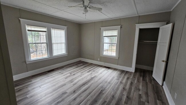 Building Photo - 5614 6th Ave
