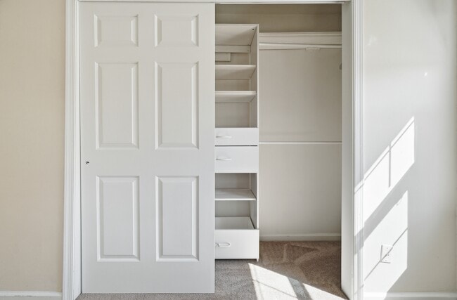 Building Photo - 3914 Wyckoff Dr