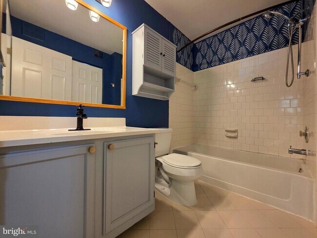 Building Photo - 7758 New Providence Dr