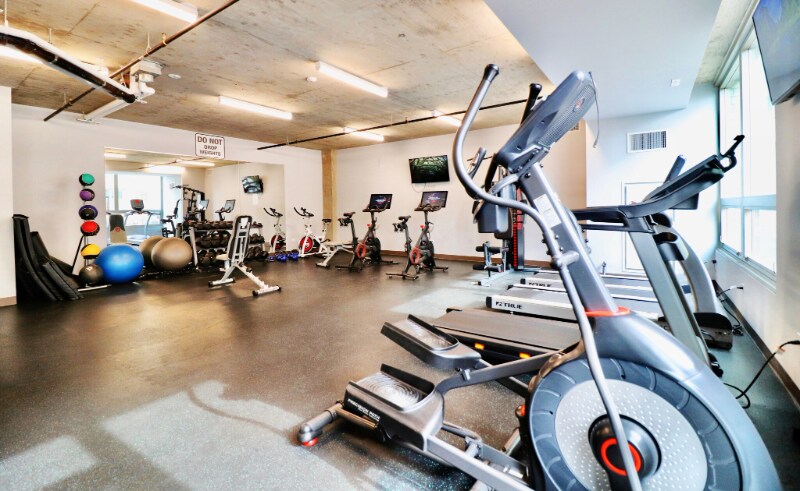 Building Photo - 1040 W Addison St