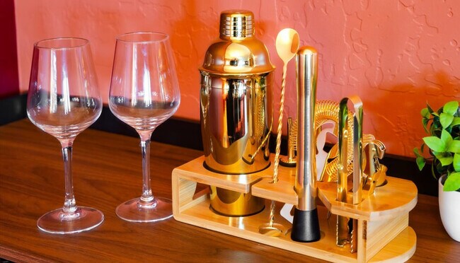 Building Photo - 2431 E Laurel St