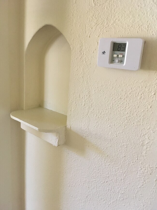 Building Photo - 224 Elefa St