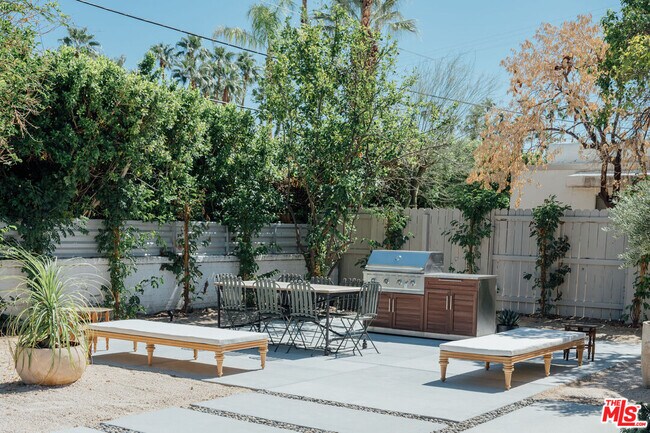 Building Photo - 1560 S Calle Palo Fierro