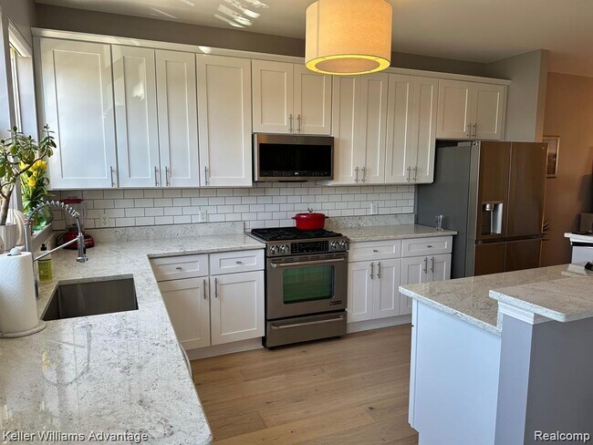 Building Photo - 150 Hamilton St