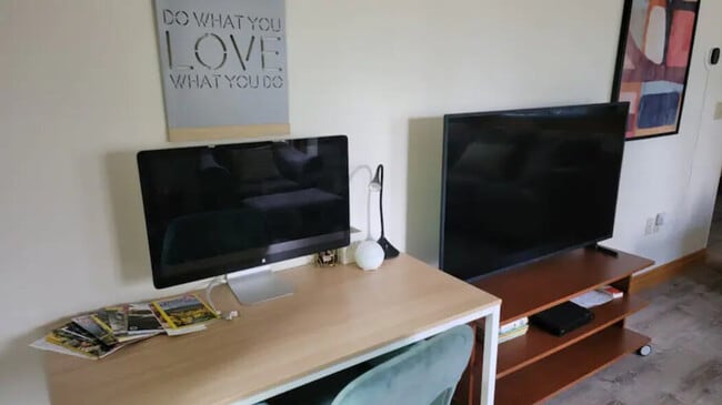 Building Photo - 140 Paquette Cir