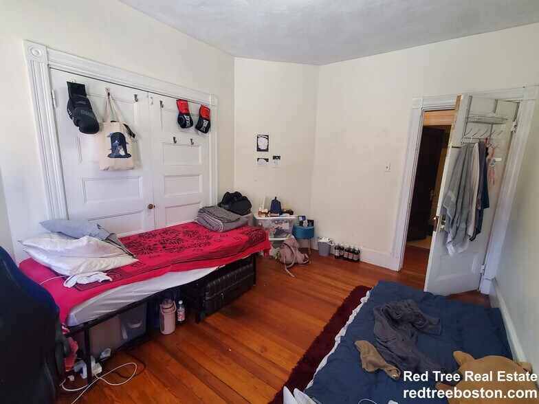 Building Photo - 77 Walnut St