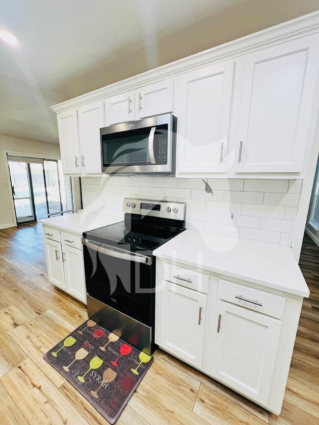 Building Photo - 414 Deer Run