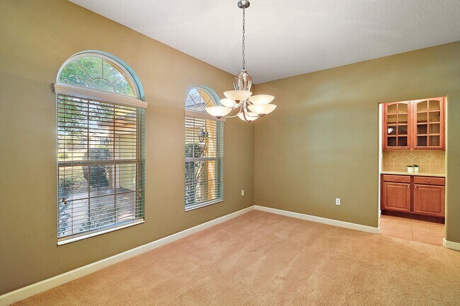 Building Photo - Gorgeous 3-Bedroom, 2-Bath in Bright Water...