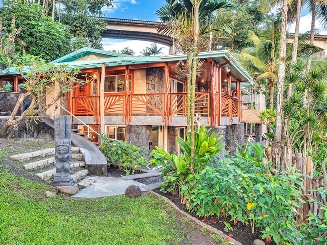 Building Photo - Oceanfront Estate: The Honolii Hale