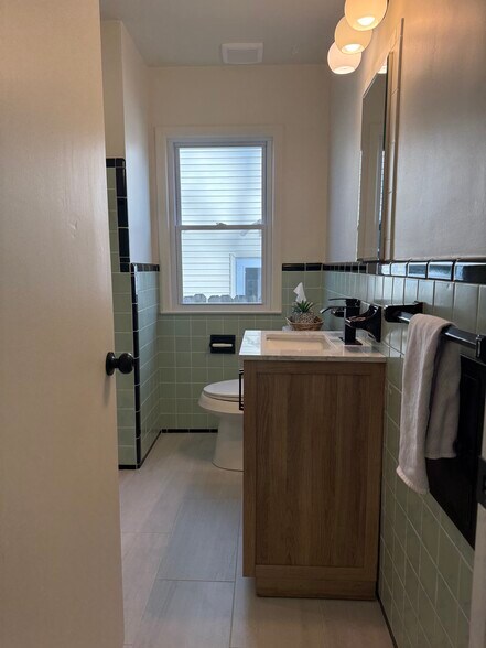 Building Photo - 125 S Minerva Ave