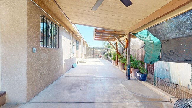 Building Photo - 4146 E McKenzie Ave