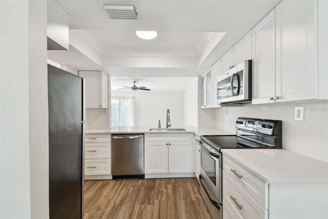 Building Photo - 408 S Arrawana Ave