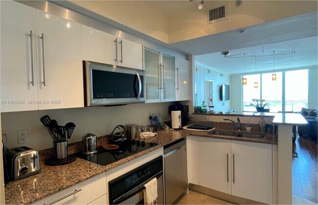 Building Photo - 335 S Biscayne Blvd