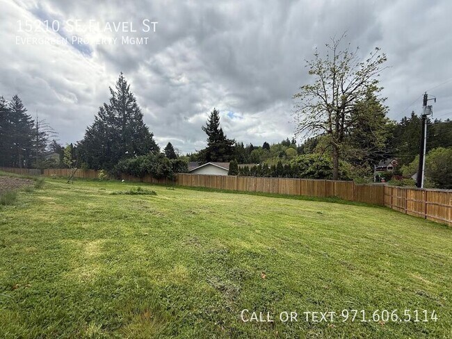 Building Photo - 15210 SE Flavel St