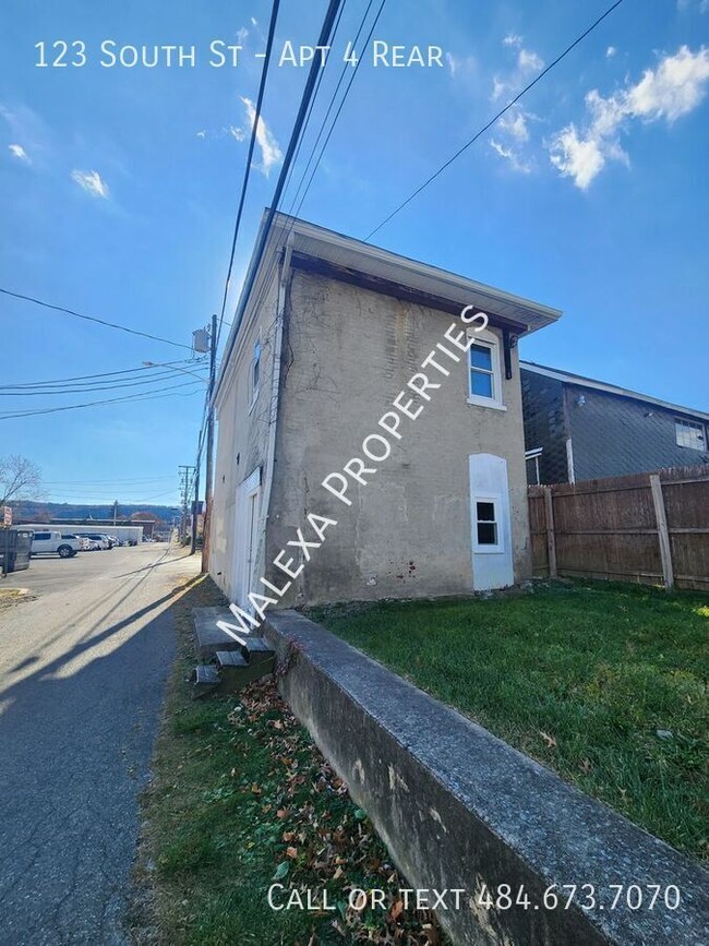 Building Photo - Cozy single family 3 bedroom 1 bathroom home