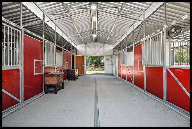 Building Photo - 3 Acre Horse Ranch & Home Rental SE Boise ...