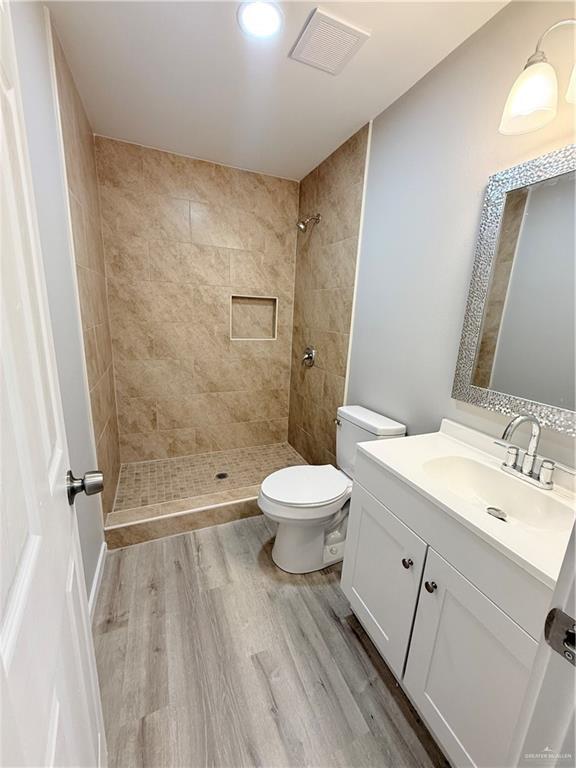 Building Photo - 16 Gardenia St