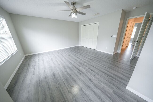 Building Photo - SPACIOUS 4 BEDROOM 2.5 BATH TWO STORY CLERMONT HOME