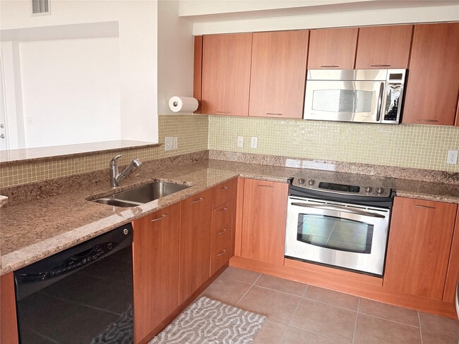 Building Photo - 700 E Boynton Beach Blvd