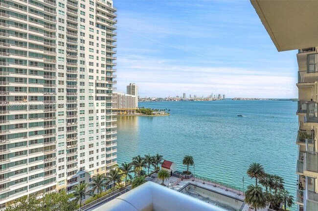 Building Photo - 1155 Brickell Bay Dr