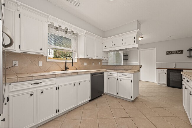 Building Photo - 13418 Paradise Valley Dr