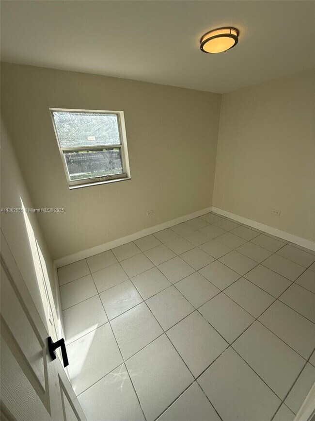 Building Photo - 7410 Granada Blvd