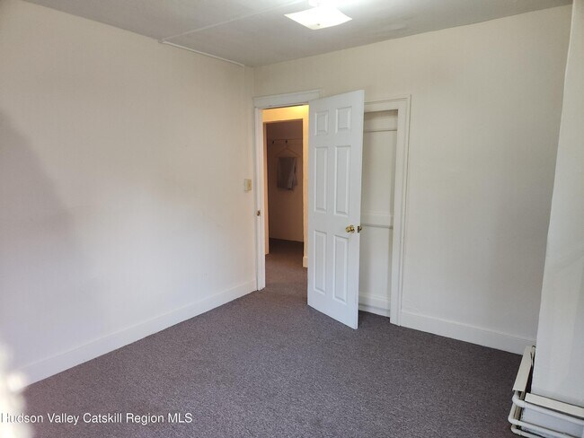 Building Photo - 5635-5639-5639 NY-82