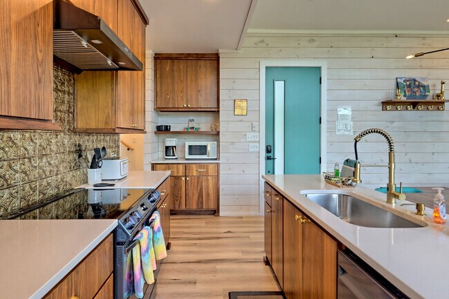 Building Photo - 122 Cannon St