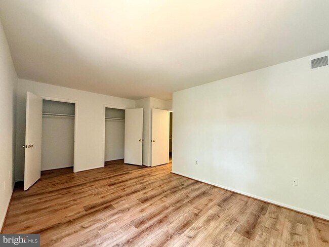 Building Photo - 12204 Braxfield Ct