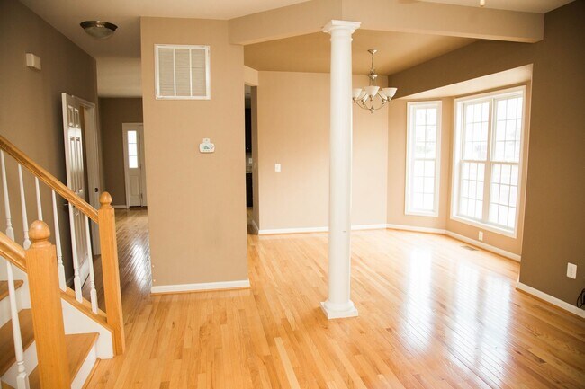 Building Photo - 1400 Timberwood Blvd