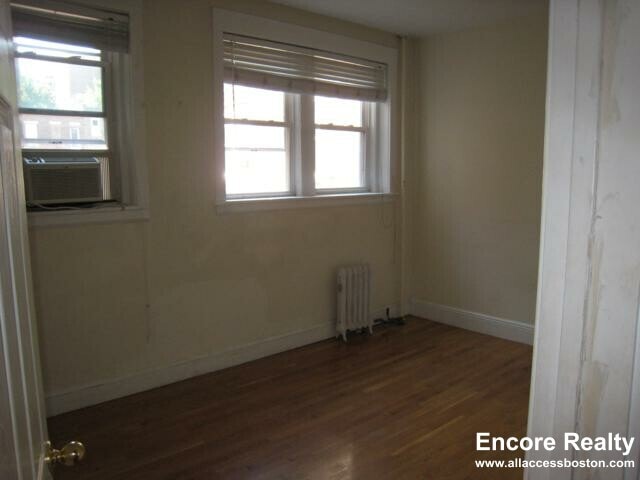 Building Photo - 60 Egmont St