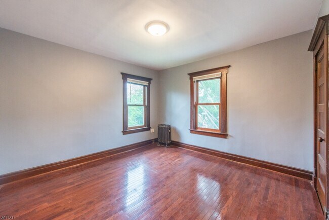 Building Photo - 13 Almira St