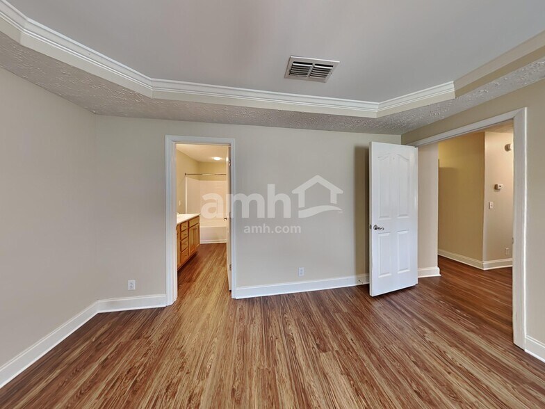 Building Photo - 2617 Westhaven Dr