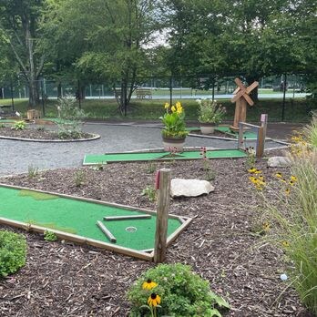 Building Photo - 8963 Deerfield Rd