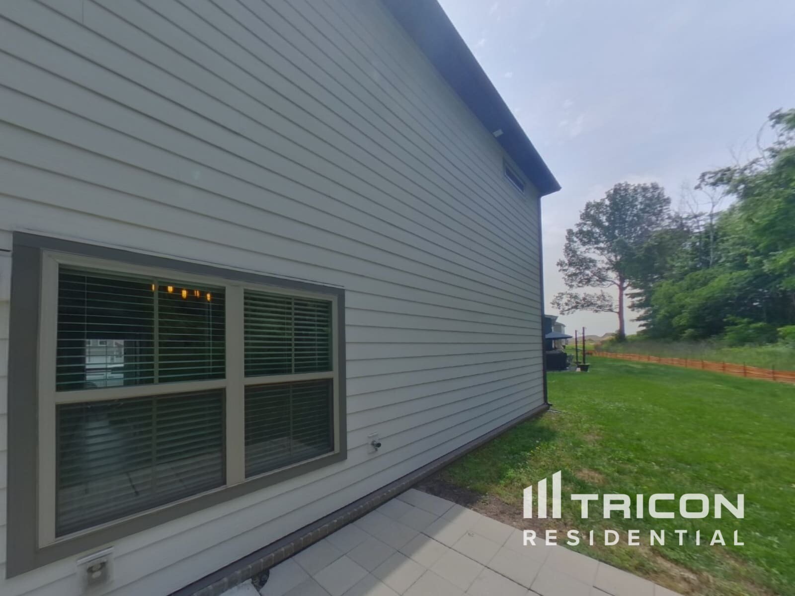 Building Photo - 404 Charity Ln